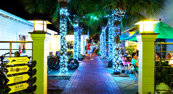 Best Small Beach Towns In Florida Tropixtraveler Florida Atlantic Beach Courtyard