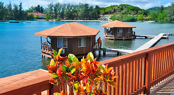 Coco View Resort Bungalows Honduras