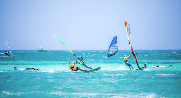 686 Aruba Fishermans Huts Aruba Hi Winds Windsurfers Competing. 3 
